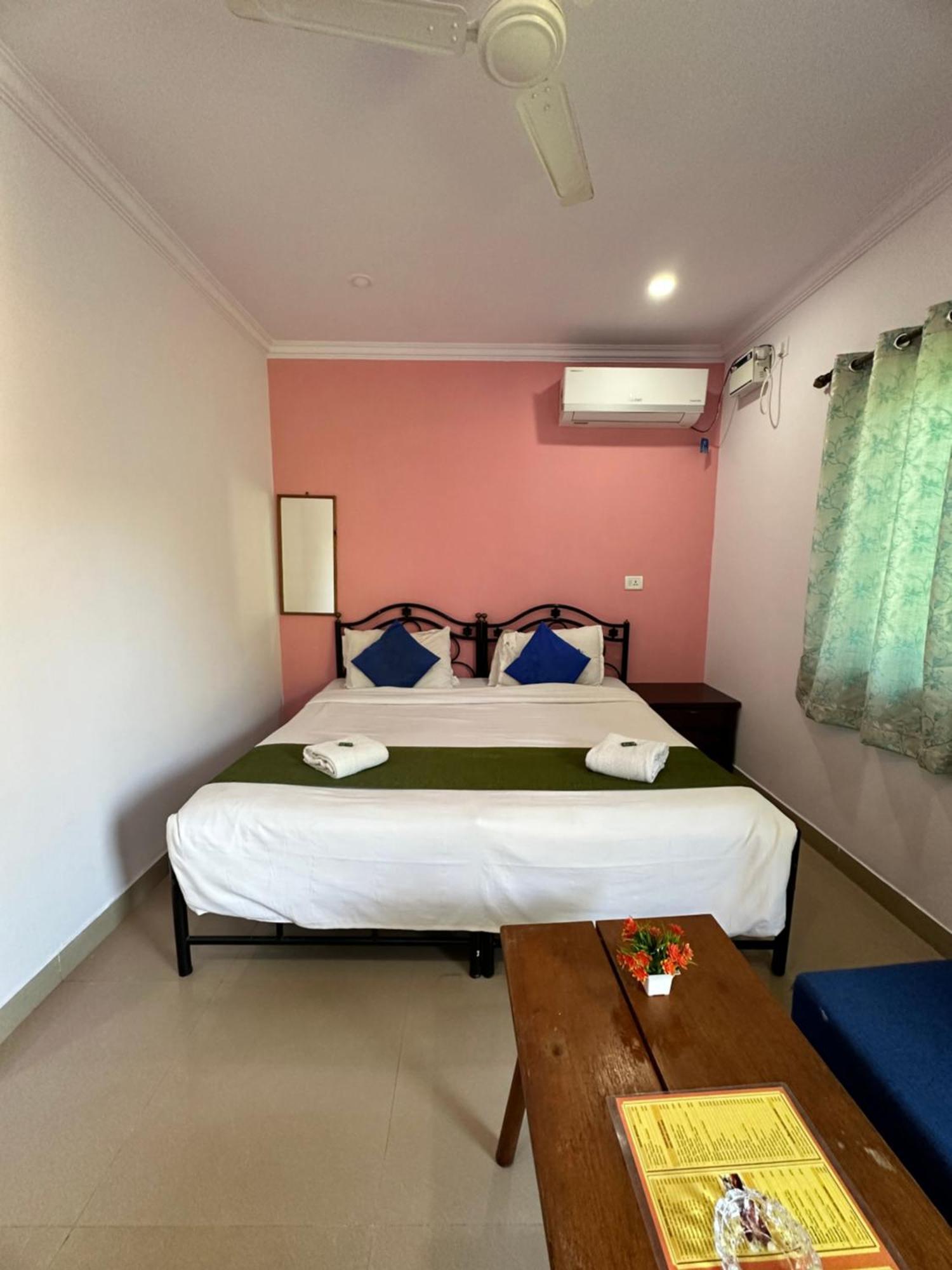 Casa Somanjo Inn Calangute Esterno foto